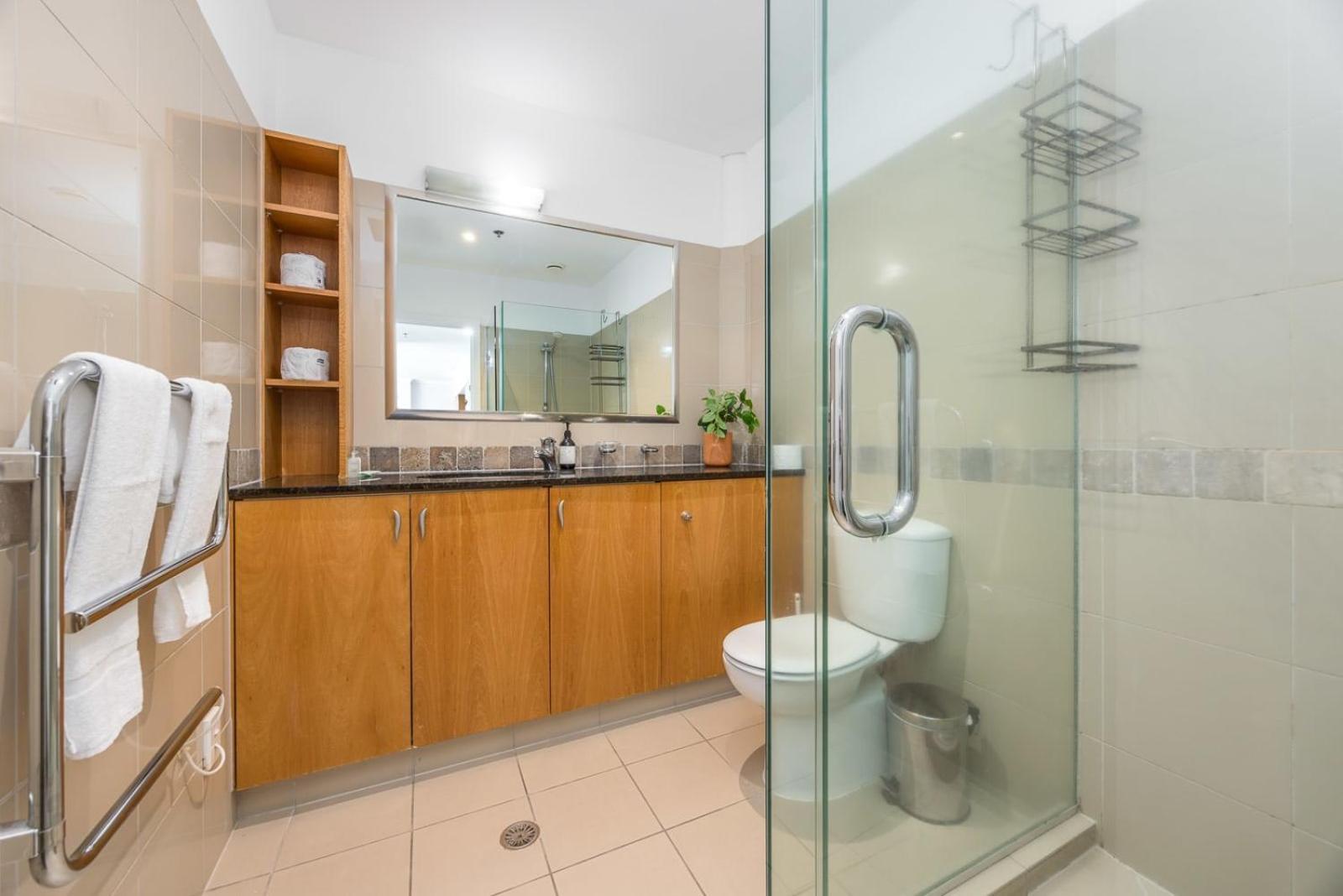 דירות אוקלנד Beautiful Renovated 2 X Bdrm,Perfect Location מראה חיצוני תמונה